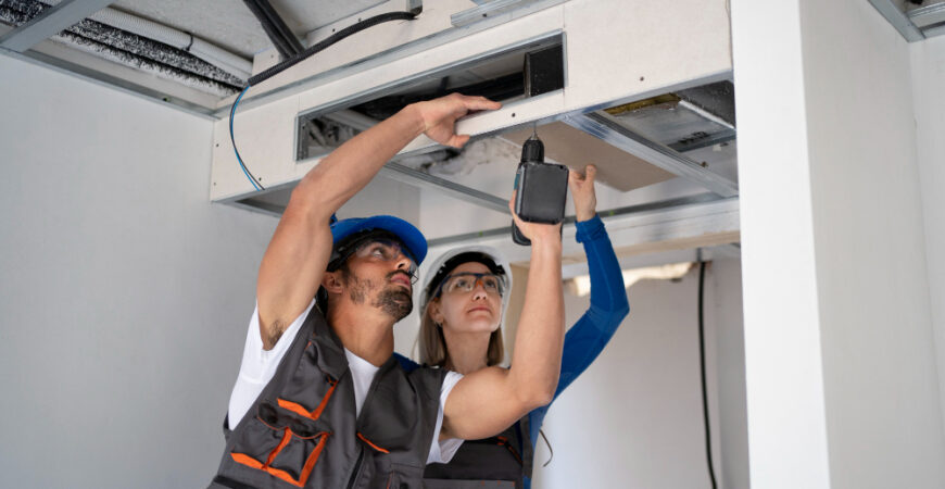 Instalacja klimatyzacji w domu i mieszkaniu – jak wybrać i zamontować system krok po kroku 